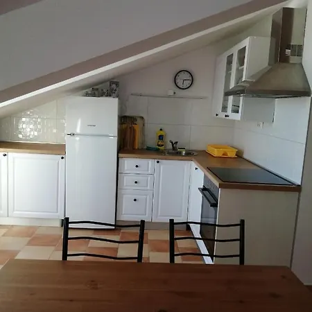 Lina * Gradac (Split-Dalmatia)