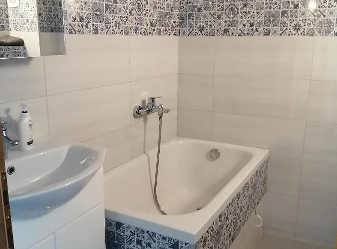 Lina * Gradac (Split-Dalmatia)